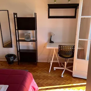 Guest house Alvalade Ii Airport, Lisbon