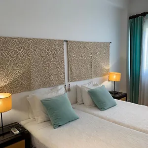 Guest house Discovery Expo - Aeroporto, Lisbon